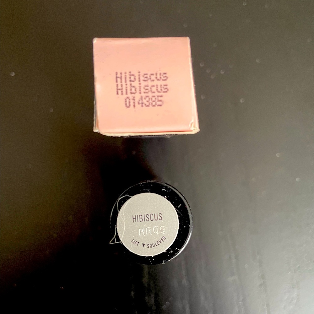 SOLD!!!! Mary Kay Signature Hibiscus Crème Lipstick!! 💓